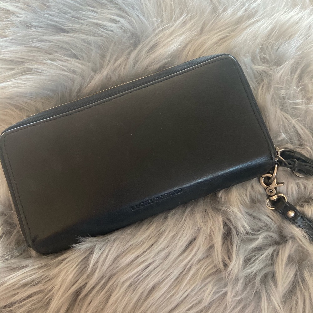 Leather Lucky Brand Wallet ✨
